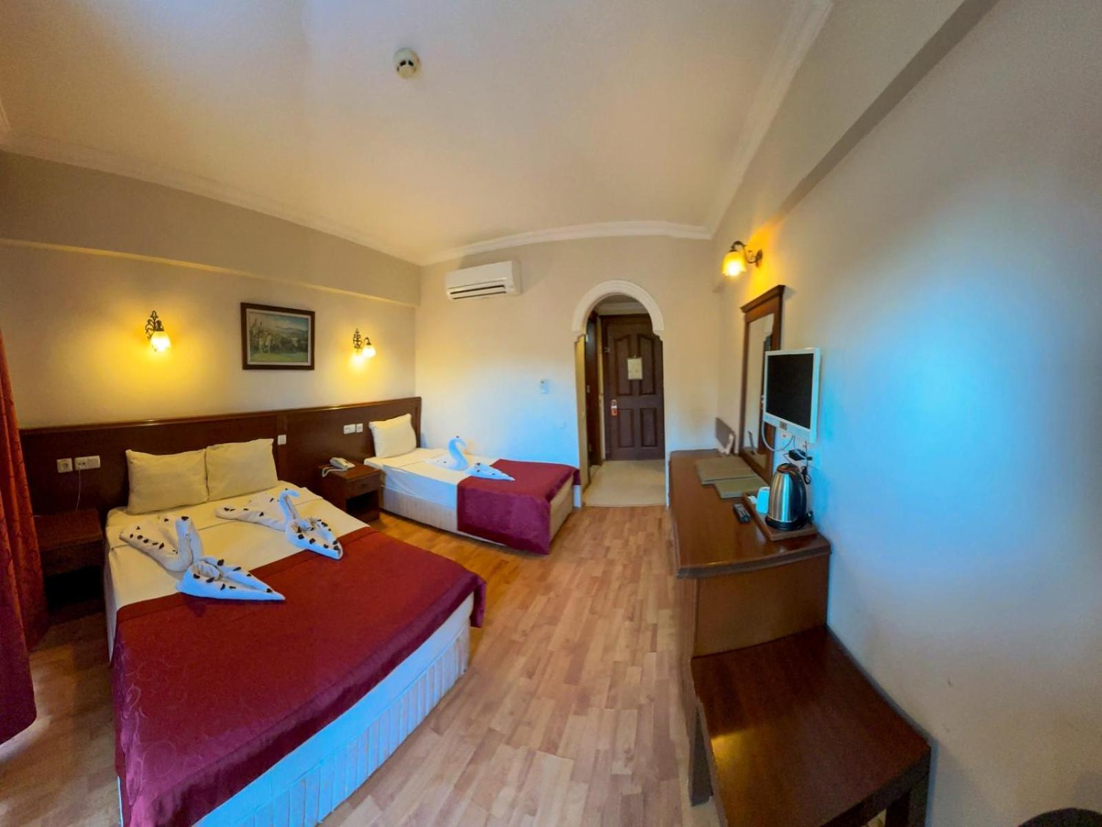 Astoria Park & Selection Otel 4*